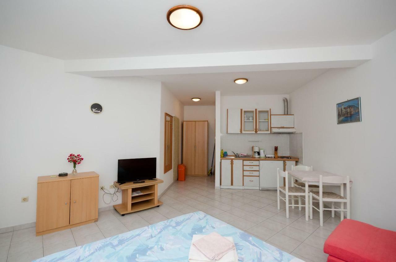 Apartments Branimir Novi Vinodolski Exterior foto
