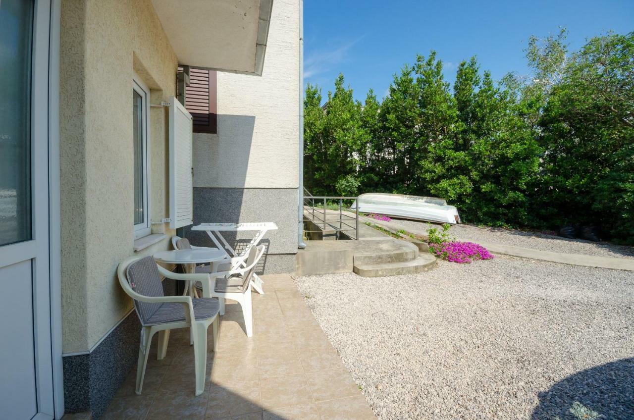 Apartments Branimir Novi Vinodolski Exterior foto